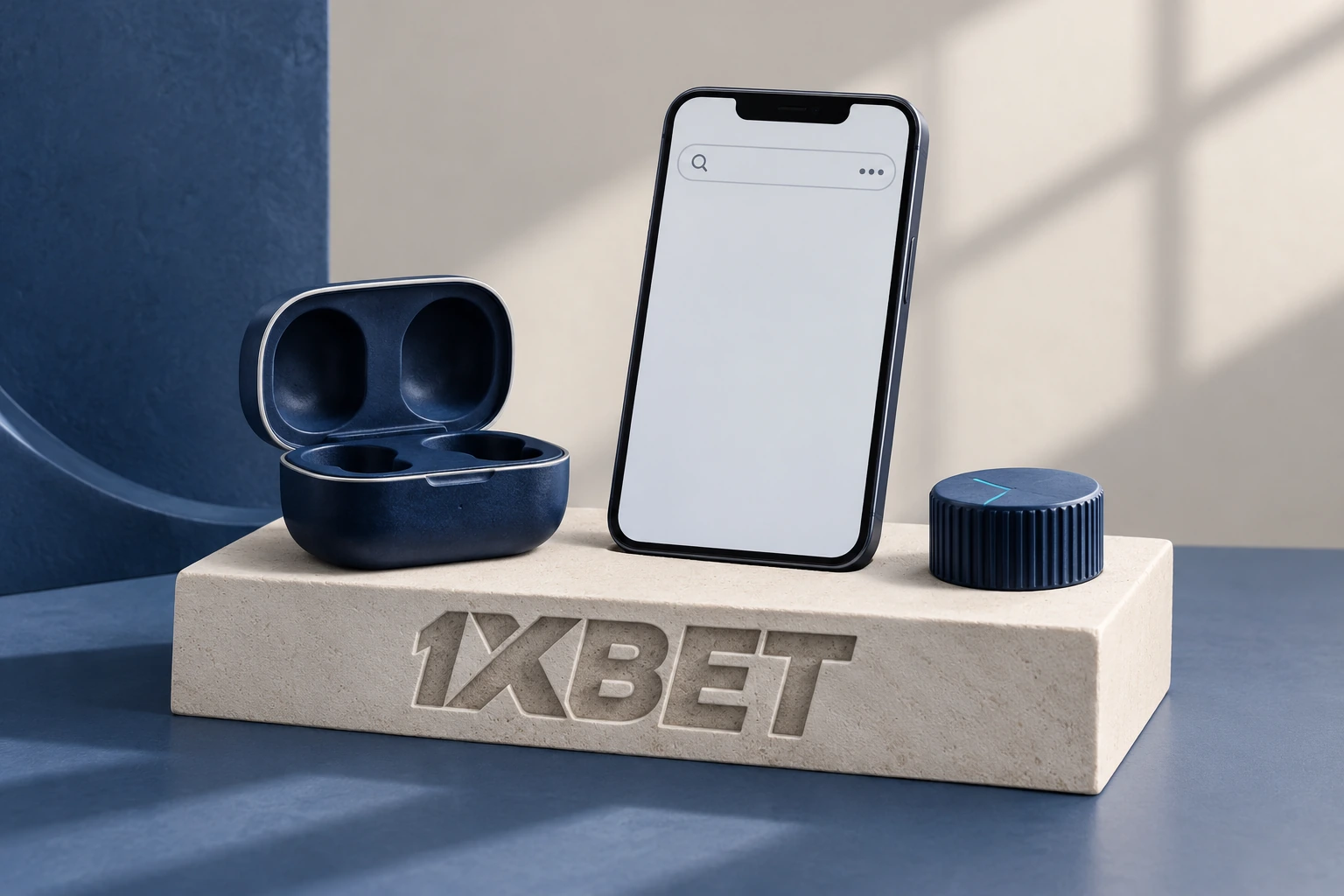 Un étui ouvert, un téléphone et une petite roue de réglage reposent sur un support gravé 1XBET.